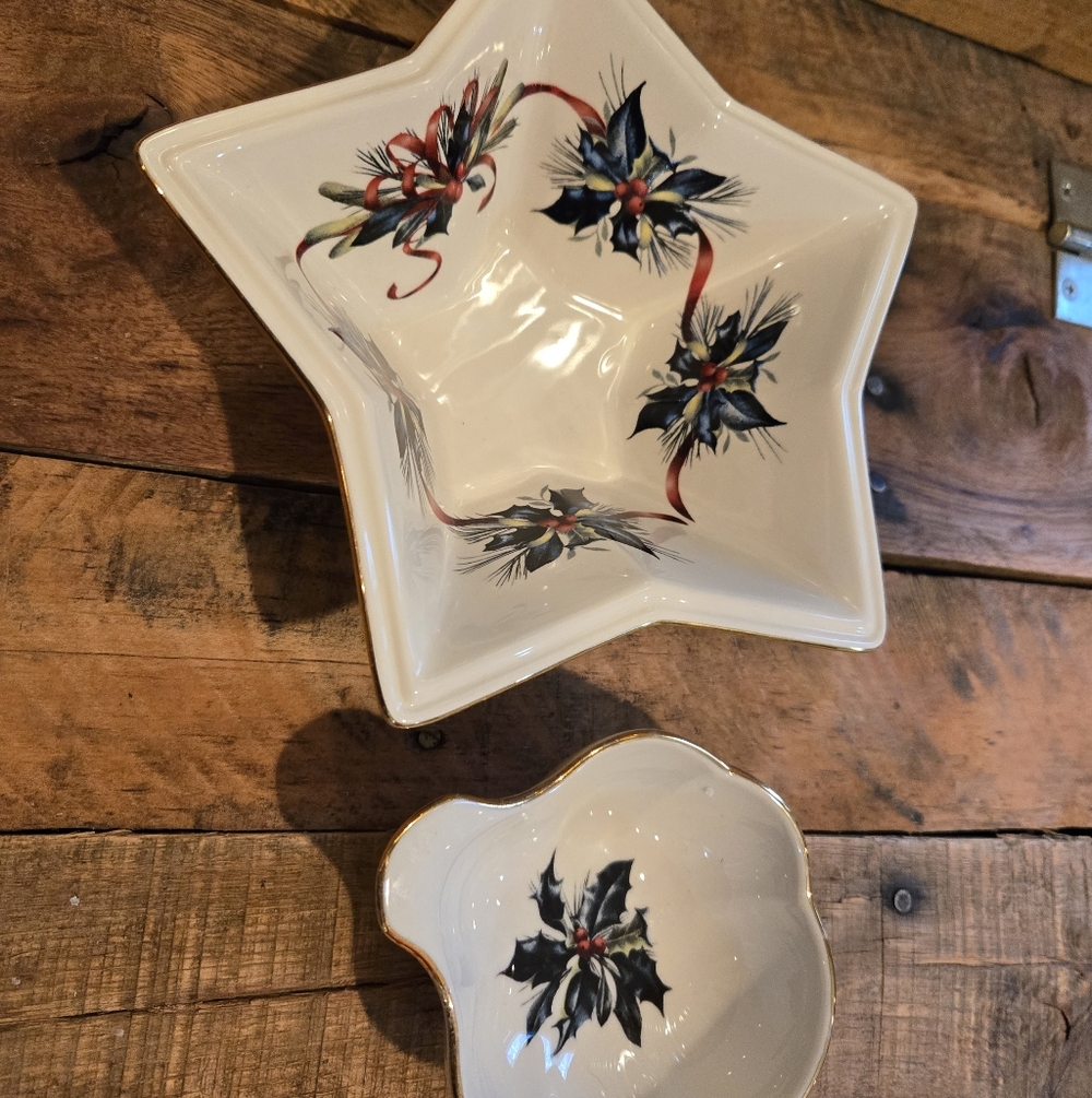 Lot 2 Lenox Christmas Small Serving Dishes Holly Winter Greetings